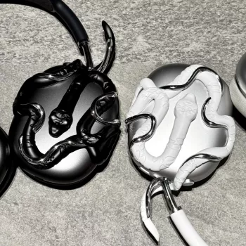 Alien Snake 3D Resin Case for AirPods Max: Fit & Care
